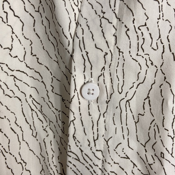 Lululemon short-sleeve button down - Picture 4 of 6